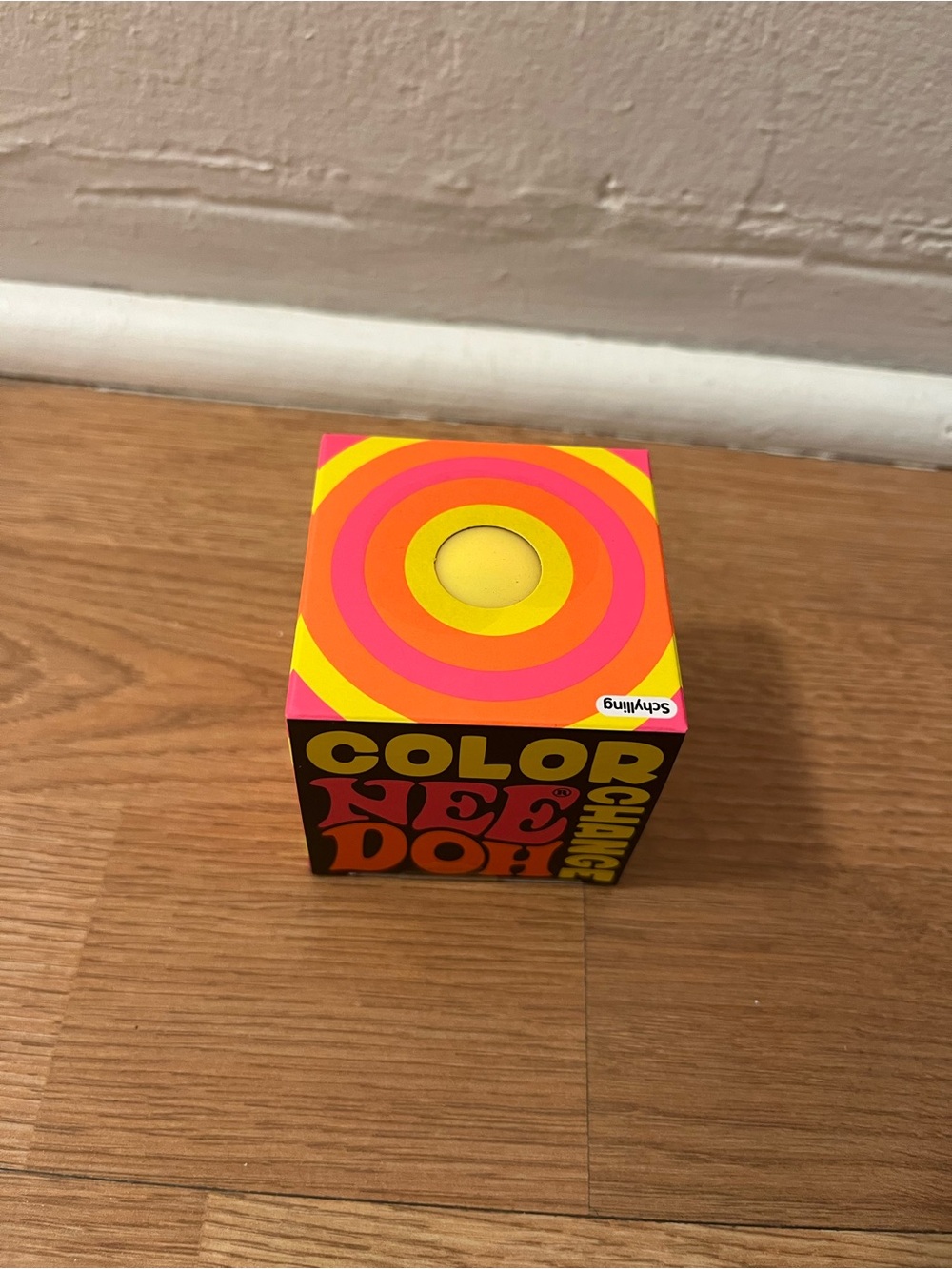 Viral NeeDoh Color Change Cube – Yellow, 2026 NWT